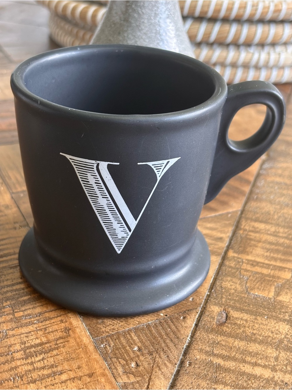 ANTHROPOLOGIE MonogramV Letter Matte Black Versatile Ceramic Mug